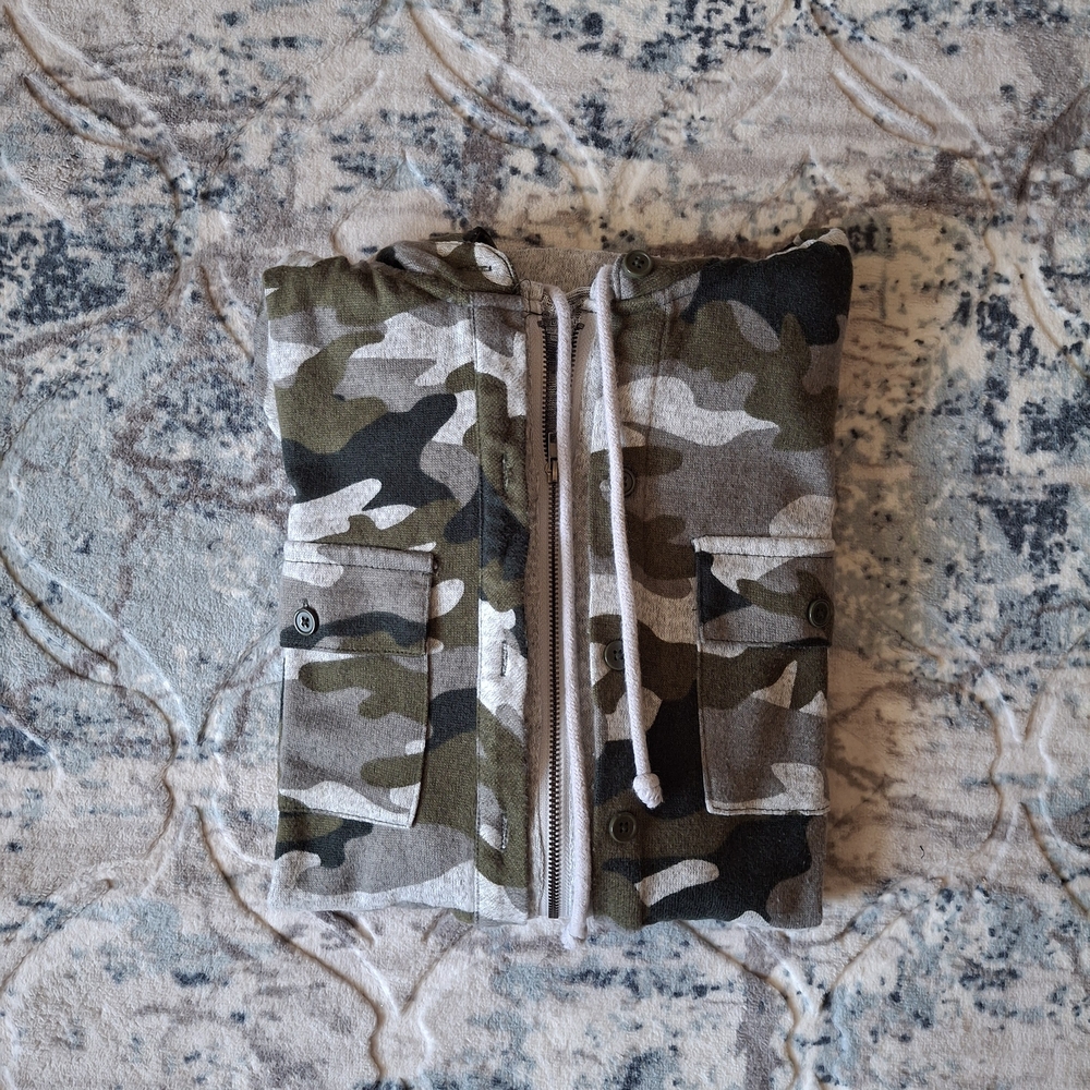 NO BOUNDARIES Camouflage Zip-Up Hoodie